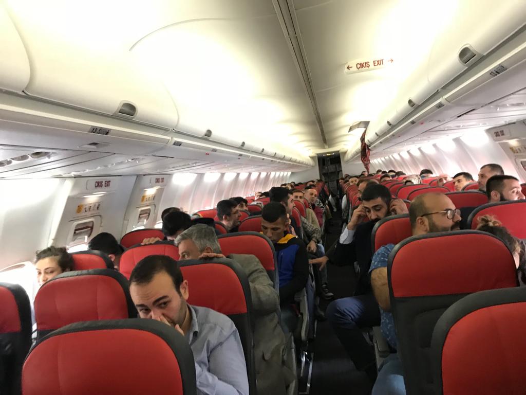 Uçak İniş Yapamadı, Yolcular Sinir Krizi Geçirdi