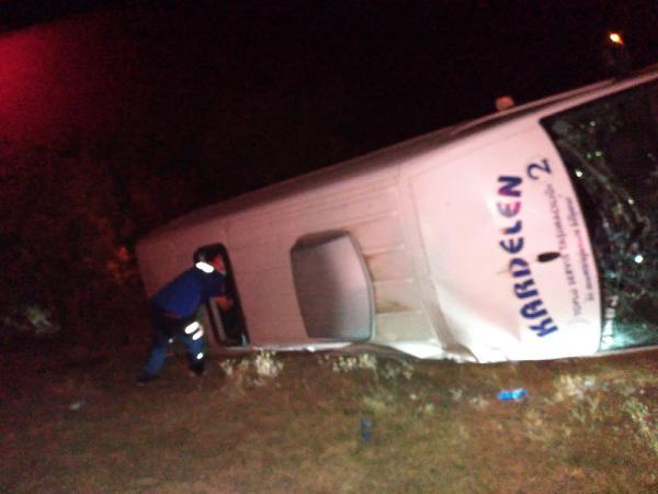 Malazgirt’ten Muş’a polis memurlarını taşıyan minibüs kaza yaptı: 16 yaralı